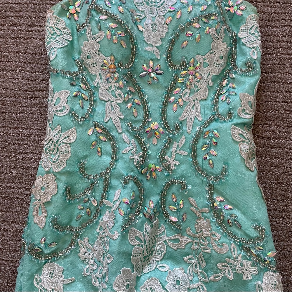Prom dress - Picture 2 of 6